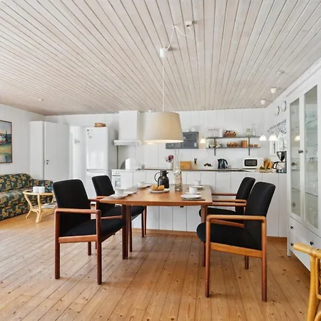 Fernanda - 1-3km From The Sea By Interhome *