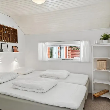 Fernanda - 1-3km From The Sea By Interhome * Hals