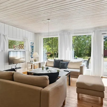 Fernanda - 1-3km From The Sea By Interhome * Hals