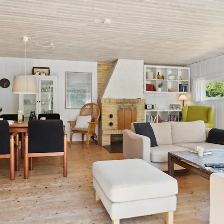 Fernanda - 1-3km From The Sea By Interhome *