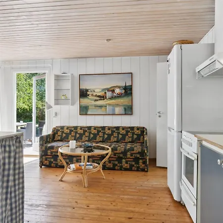 Fernanda - 1-3km From The Sea By Interhome Hals